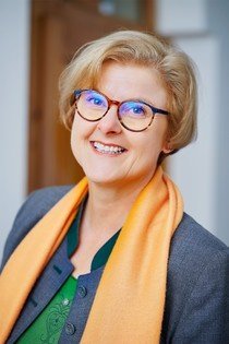 Frau_Neulinger Frau_Neulinger
